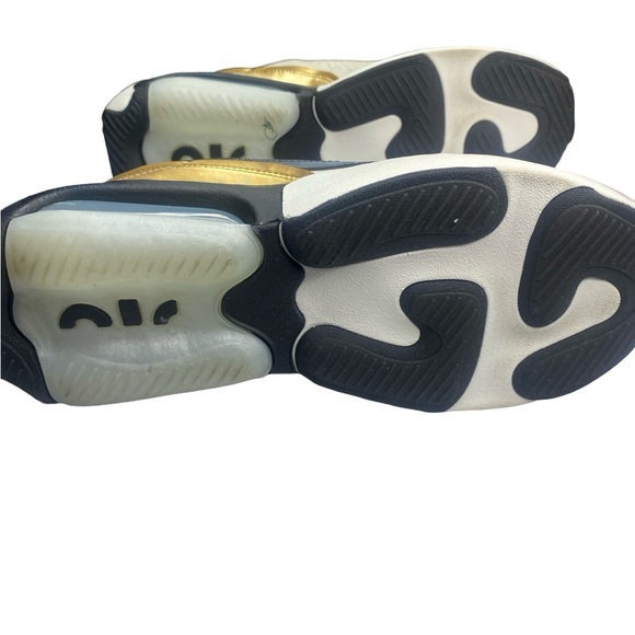 The Nike women's Air Max Verona 'Light Orewood woman’s size 9.5 - Picture 9 of 9